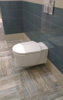 Le WC suspendus, avec réservoir encastré dans un mur ou muret, est la  solution moderne pour un espace plus design et facile à entretenir. Les WC  suspendus sont synonymes d'élégance et de